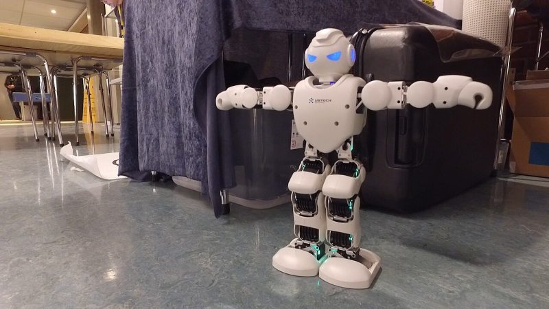 Humanoid robot representing artificial intelligence